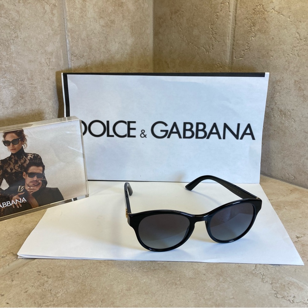 New Dolce & Gabbana DG4376 501/8G. Black with gradient lenses